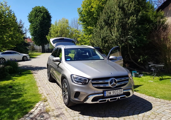 Mercedes-Benz GLC cena 155868 przebieg: 109000, rok produkcji 2019 z Dzierżoniów małe 301